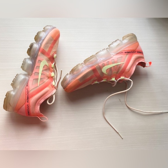 Nike Air VaporMax 2019 Pink Tint Neon Rubber Pods Ripstop Running Shoes Sneakers - Picture 8 of 11